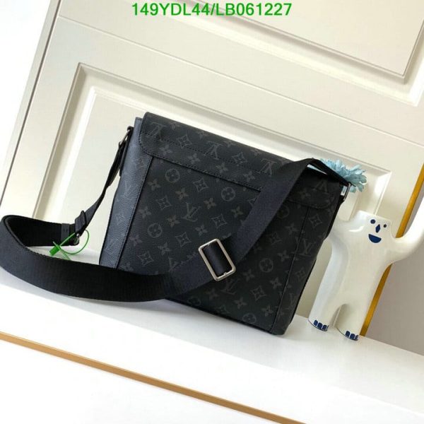 Louis Vuitton 1:1 Mirror Replica Pre-owned District Monogram Eclipse Mm Black LB0612277645