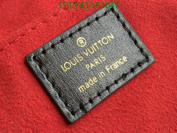 Louis Vuitton 1:1 Mirror Replica Sac Plat Fall In Love Petit Min Cross Body Bag LB10471258934