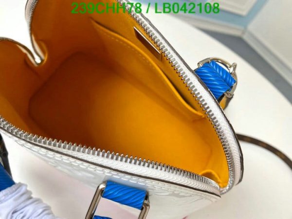 Louis Vuitton 1:1 Mirror Replica Shoulder Bag LB04210819123