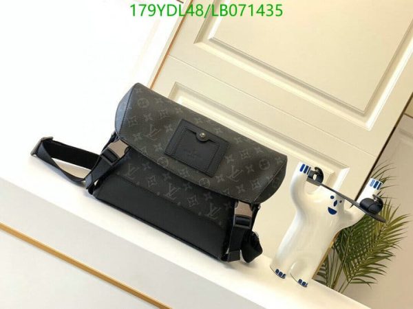 Louis Vuitton 1:1 Mirror Replica Shoulder Bag LB07143541678