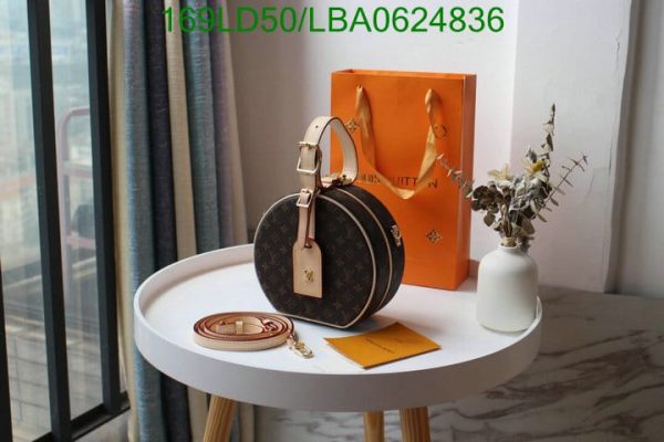 Louis Vuitton 1:1 Mirror Replica Shoulder Bag LBA0624836193