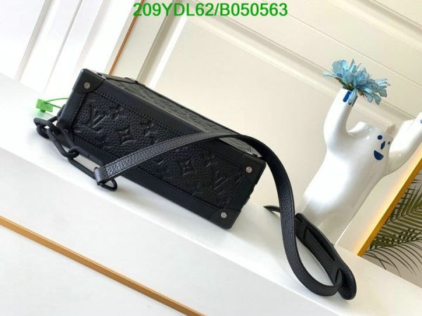 Louis Vuitton 1:1 Mirror Replica Soft Trunk B050563784103