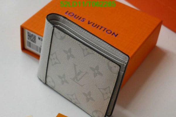 Louis Vuitton 1:1 Mirror Replica Taigarama Wallet T062285576825