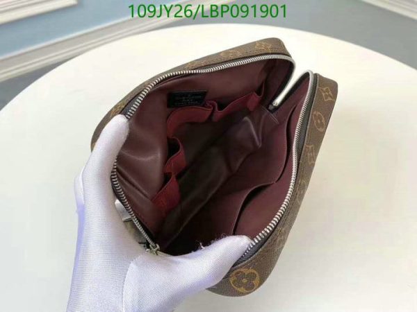 Louis Vuitton 1:1 Mirror Replica Trousse de Toilette Clutche LBP0919017510