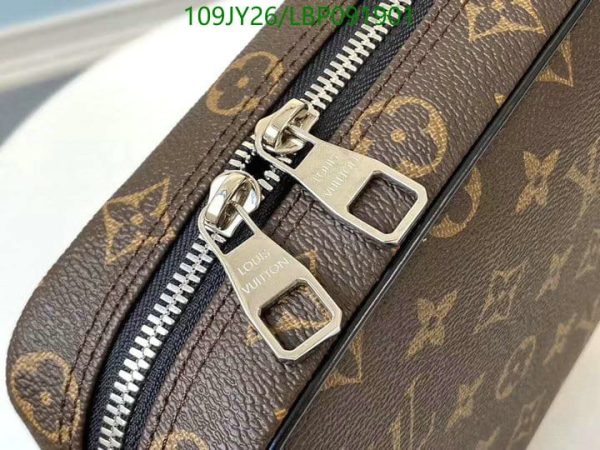 Louis Vuitton 1:1 Mirror Replica Trousse de Toilette Clutche LBP0919017510