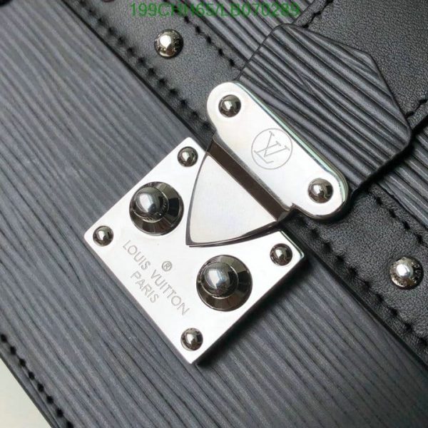 Louis Vuitton 1:1 Mirror Replica Trunk Chain Wallet LB07028915963