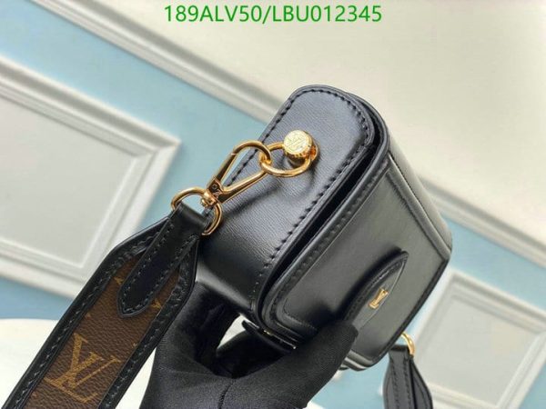 Louis Vuitton 1:1 Mirror Replica Turnlock Tab Messenger Bag LBU0123452658