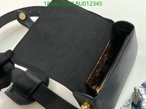 Louis Vuitton 1:1 Mirror Replica Turnlock Tab Messenger Bag LBU0123452658