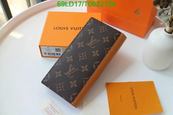 Louis Vuitton 1:1 Mirror Replica Vintage Checkbook Wallet T062210456328