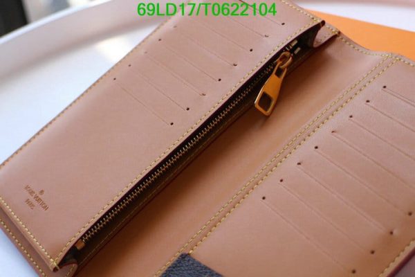 Louis Vuitton 1:1 Mirror Replica Vintage Checkbook Wallet T062210456328