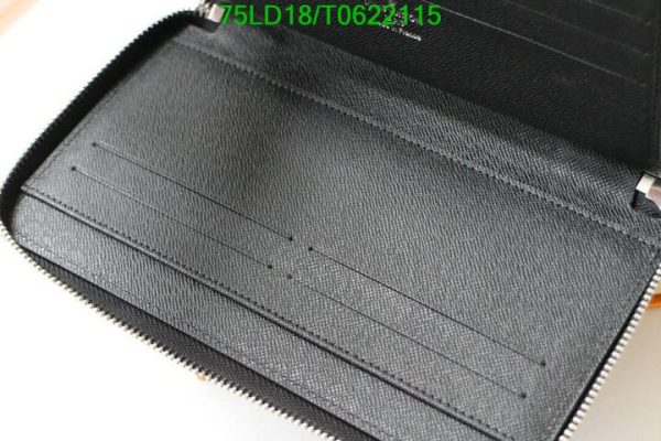 Louis Vuitton 1:1 Mirror Replica Zippy Vertical Wallet T062211580345