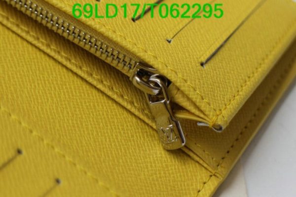 Louis Vuitton 1:1 Mirror Replica Zippy Vertical Wallet T062295572136