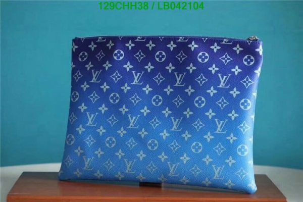 Louis Vuitton 1:1 Mirror Replica pochette Clouds Blue LB04210431245