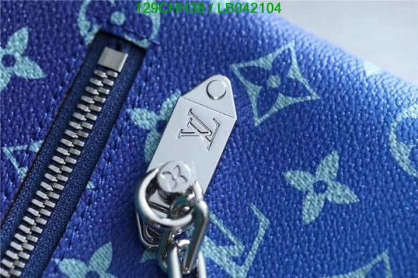 Louis Vuitton 1:1 Mirror Replica pochette Clouds Blue LB04210431245