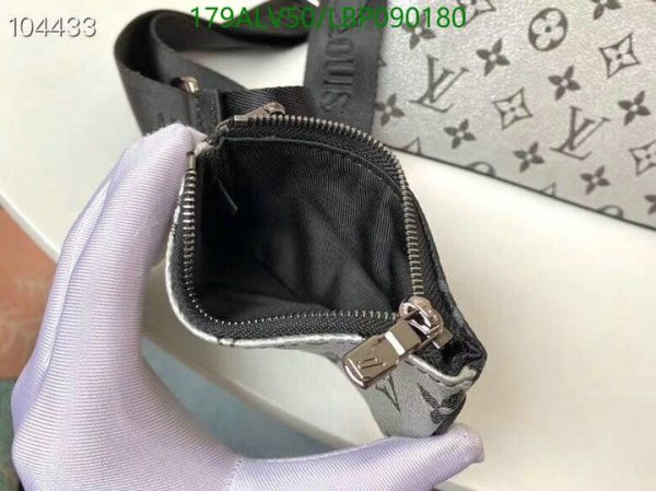 Louis Vuitton 1:1 Mirror Replica pouch shoulder bag LBP0901802654