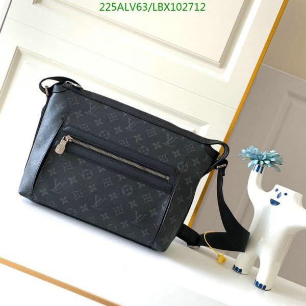 Louis Vuitton 1:1 Mirror Replica pre-owned Odyssey MM shoulder bag LBX1027123126