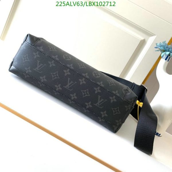 Louis Vuitton 1:1 Mirror Replica pre-owned Odyssey MM shoulder bag LBX1027123126