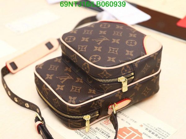 Louis Vuitton AAA+ Replica Amazone Bag LB06093925871