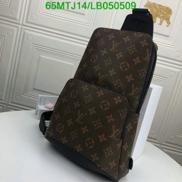 Louis Vuitton AAA+ Replica Avenue Bag LB05050964389