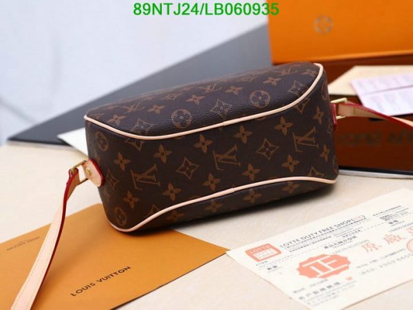 Louis Vuitton AAA+ Replica Blois shoulder bag LB06093557684