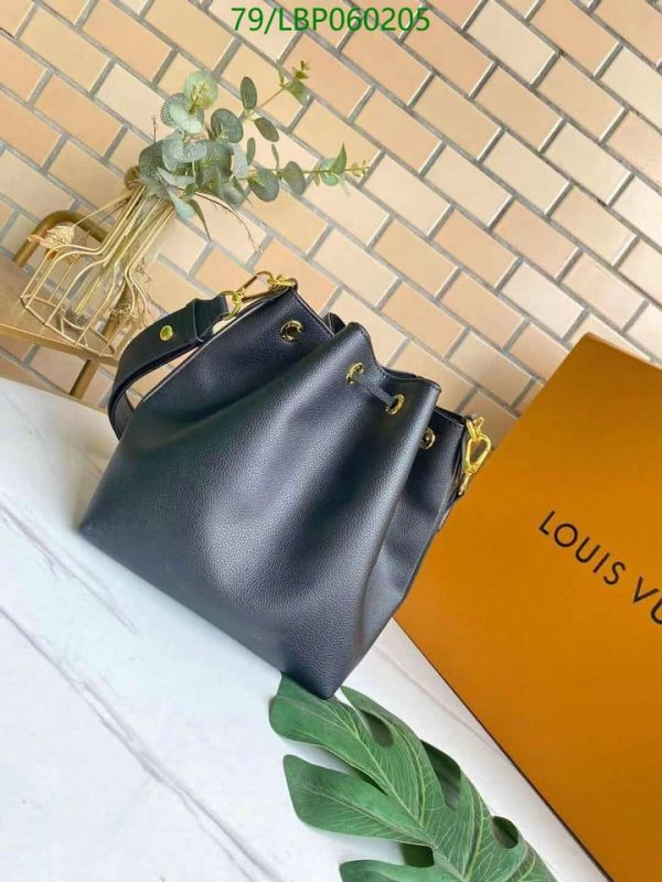 Louis Vuitton AAA+ Replica Bucket Bag In Black LBP0602056532