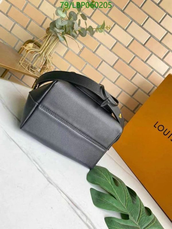 Louis Vuitton AAA+ Replica Bucket Bag In Black LBP0602056532