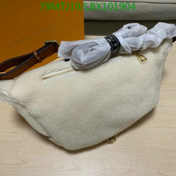 Louis Vuitton AAA+ Replica Bum Bag Monogram Giant Teddy Fleece LBX1019047532