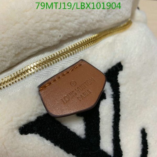 Louis Vuitton AAA+ Replica Bum Bag Monogram Giant Teddy Fleece LBX1019047532