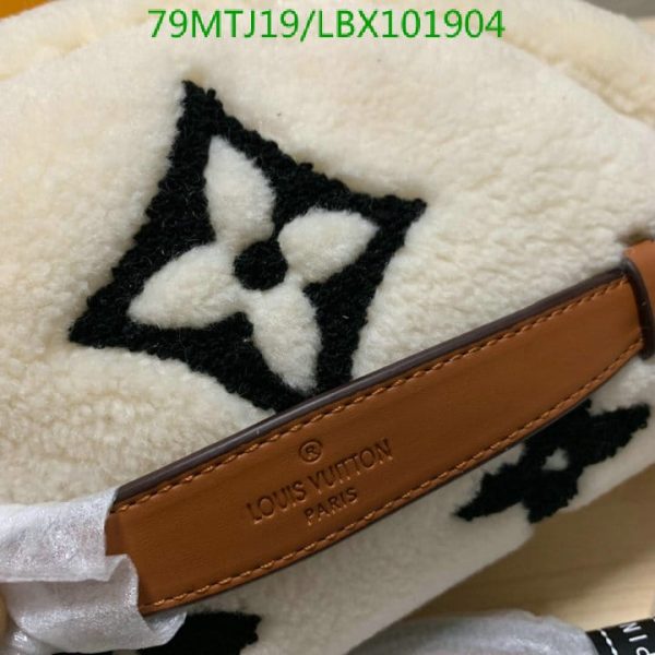 Louis Vuitton AAA+ Replica Bum Bag Monogram Giant Teddy Fleece LBX1019047532