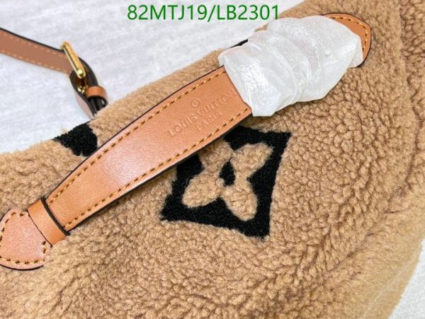 Louis Vuitton AAA+ Replica Bumbag Teddy Fleece Bag LB23015987412