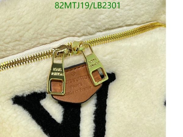 Louis Vuitton AAA+ Replica Bumbag Teddy Fleece Bag LB23015987412