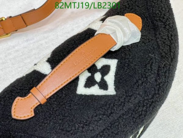 Louis Vuitton AAA+ Replica Bumbag Teddy Fleece Bag LB23015987412