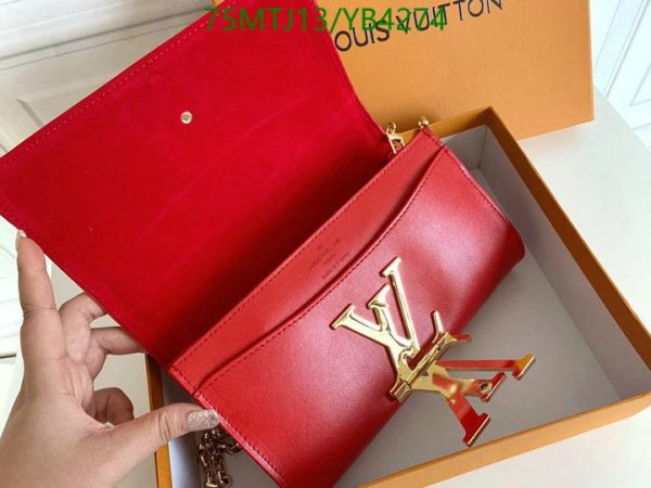 Louis Vuitton AAA+ Replica  Chain Louise Gm YB42748574125