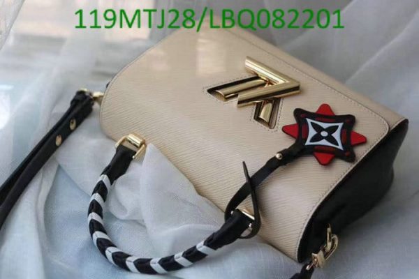 Louis Vuitton AAA+ Replica Crafty Twist MM Bag LBQ0822018952