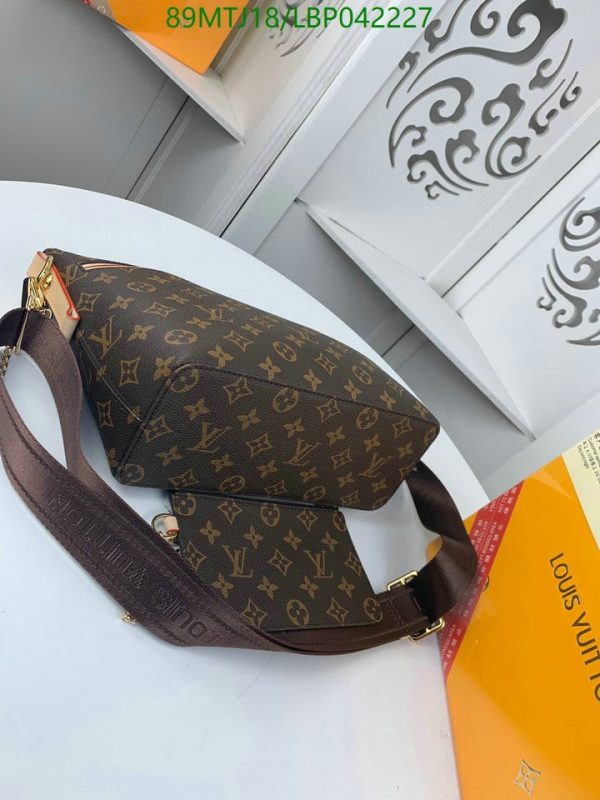 Louis Vuitton AAA+ Replica Crossbody bag LBP04222778015