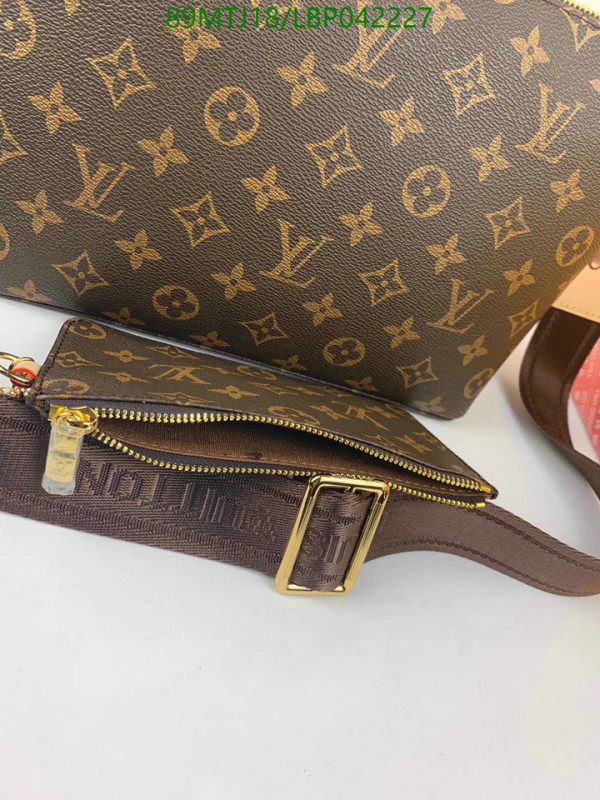 Louis Vuitton AAA+ Replica Crossbody bag LBP04222778015