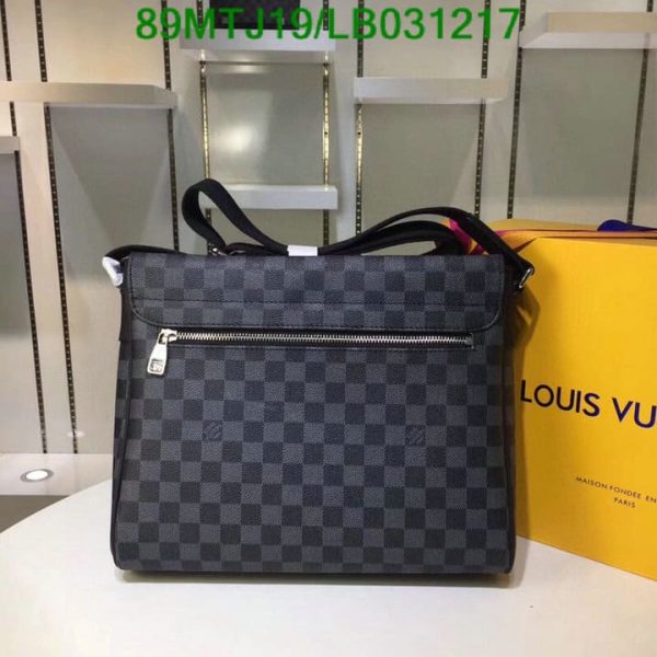 Louis Vuitton AAA+ Replica Damier Graphite District Crossbody Bag LB03121789452