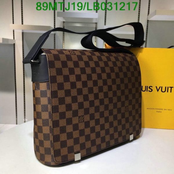 Louis Vuitton AAA+ Replica Damier Graphite District Crossbody Bag LB03121789452