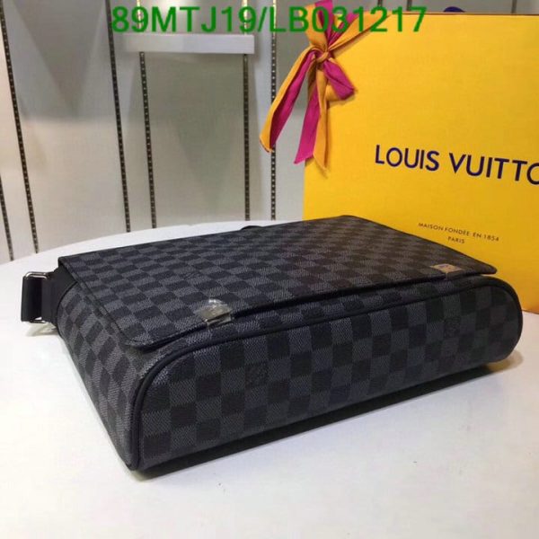 Louis Vuitton AAA+ Replica Damier Graphite District Crossbody Bag LB03121789452