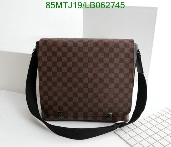 Louis Vuitton AAA+ Replica Damier Graphite District Messenger Bag LB06274556348