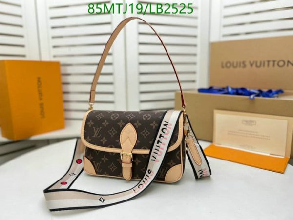 Louis Vuitton AAA+ Replica Diane Hangbag LB25258965134