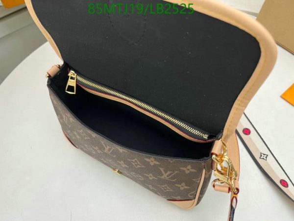 Louis Vuitton AAA+ Replica Diane Hangbag LB25258965134