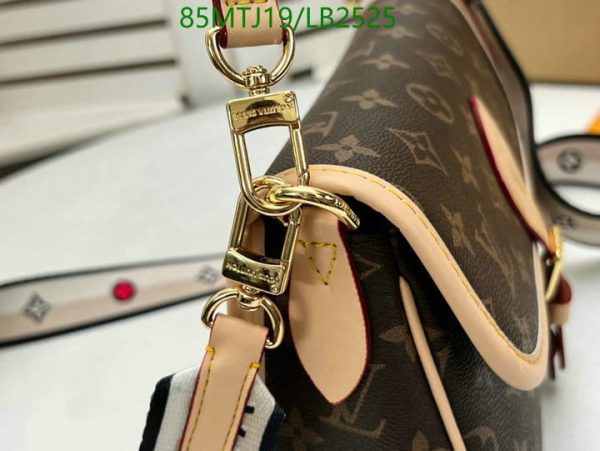 Louis Vuitton AAA+ Replica Diane Hangbag LB25258965134