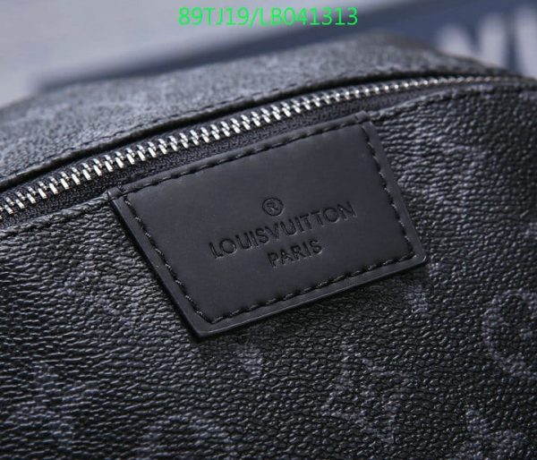 Louis Vuitton AAA+ Replica Discovery Backpack LB04131389426