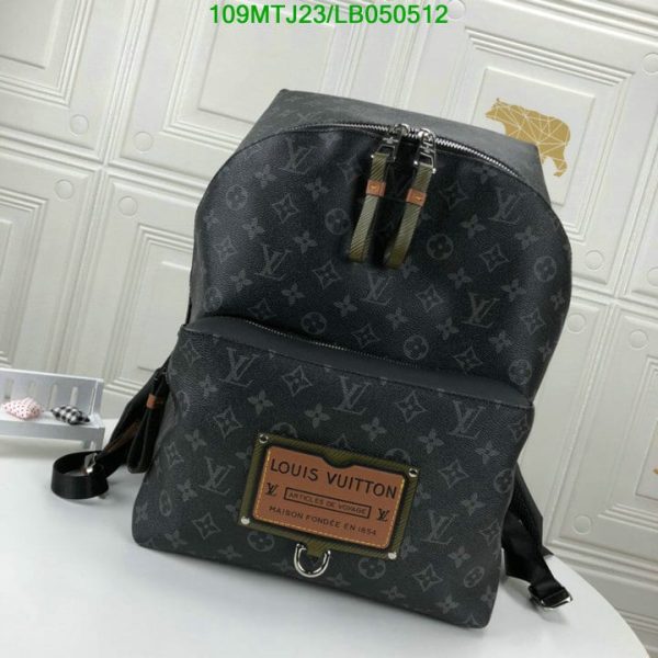 Louis Vuitton AAA+ Replica Discovery Backpack LB05051250138