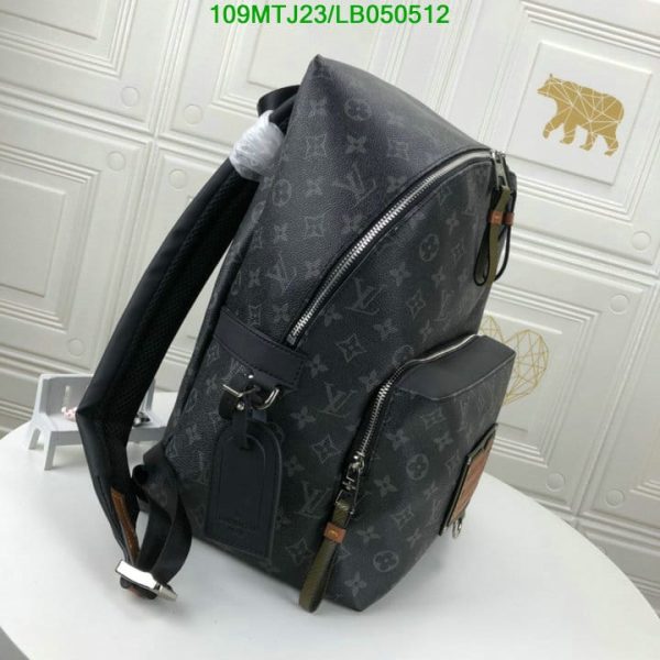 Louis Vuitton AAA+ Replica Discovery Backpack LB05051250138