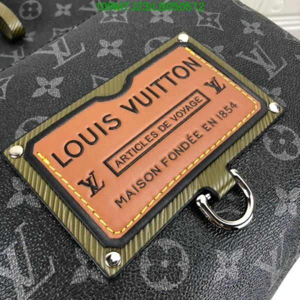 Louis Vuitton AAA+ Replica Discovery Backpack LB05051250138