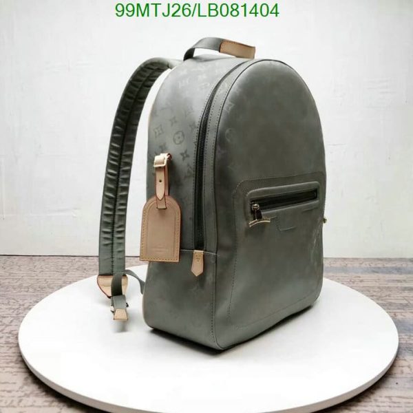 Louis Vuitton AAA+ Replica Discovery Backpack LB08140489426