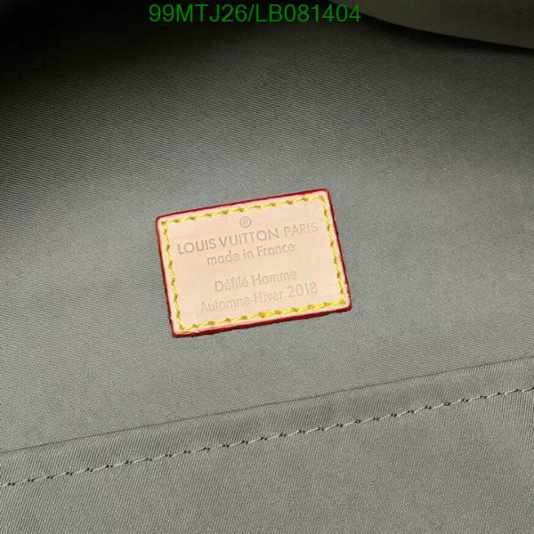 Louis Vuitton AAA+ Replica Discovery Backpack LB08140489426