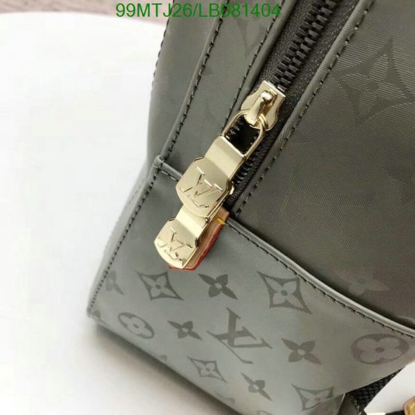 Louis Vuitton AAA+ Replica Discovery Backpack LB08140489426